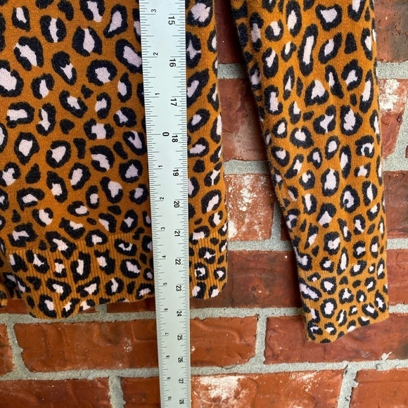 Old Navy Womens Large Mustard Leopard Animal Print Vneck Cardigan Sweater - Picture 6 of 8